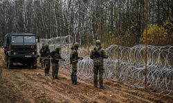 Polonya, Belarus sınırına ek 2 bin asker gönderme kararı aldı